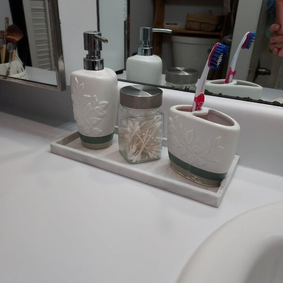 Countertop and Vanity Tray - Silicone Bathroom Tray Countertop, Dish Soap Trays - Picture 5 of 5